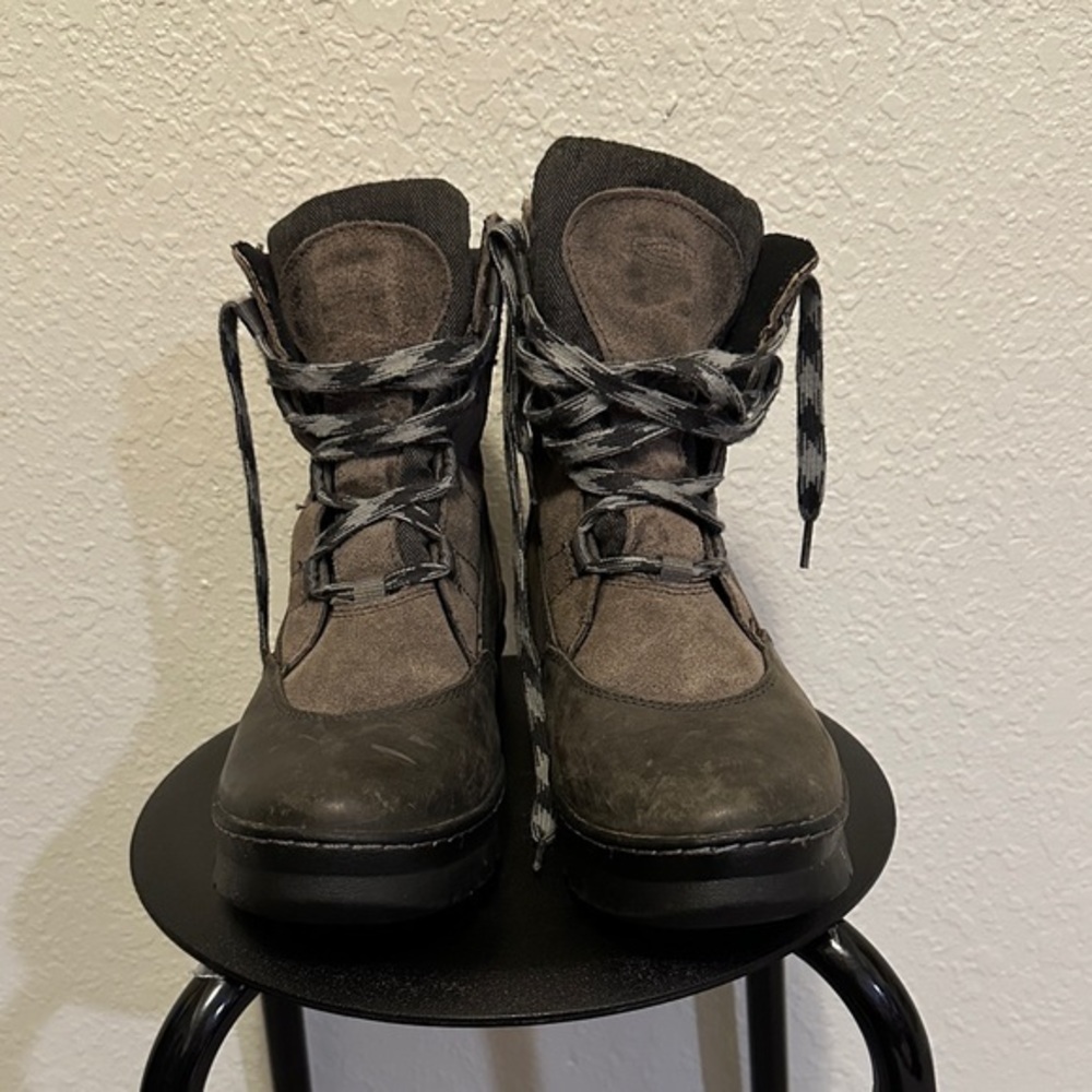 Keen Warm Winter Duck Boots GUC 10.5